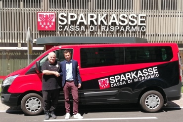 Basket: Neuer Kleinbus für die Jugend-Sektion von Sisters