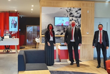Sparkasse in Eppan in einer rundum erneuerten Filiale