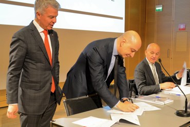Sparkasse und Mart besiegeln wichtige Partnerschaft