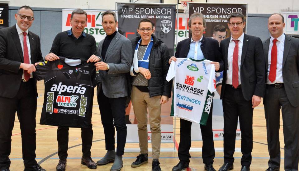 Südtiroler Handballderby im Zeichen der Sparkasse