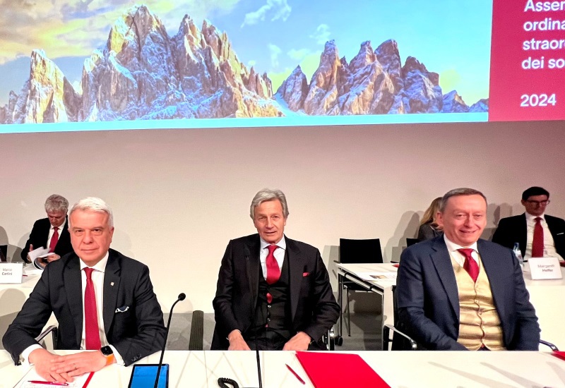 Aktionäre genehmigen Bilanz mit einem Reingewinn von 82,2 Mio. Euro auf Gruppenebene und 55,0 Mio. auf Bankebene. Dividend...