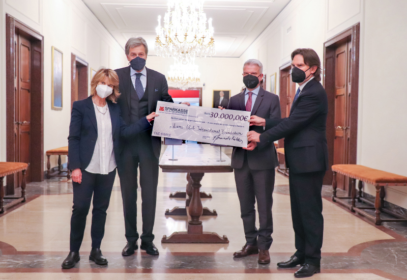 Bancomat-Spendenaktion von Sparkasse und Lions Club International erfolgreich abgeschlossen: 30.000 Euro für Familien in Not
