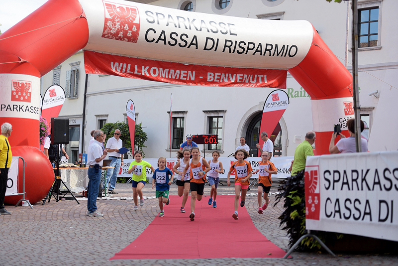 Eppaner Weinstraßenlauf sponsored by Sparkasse