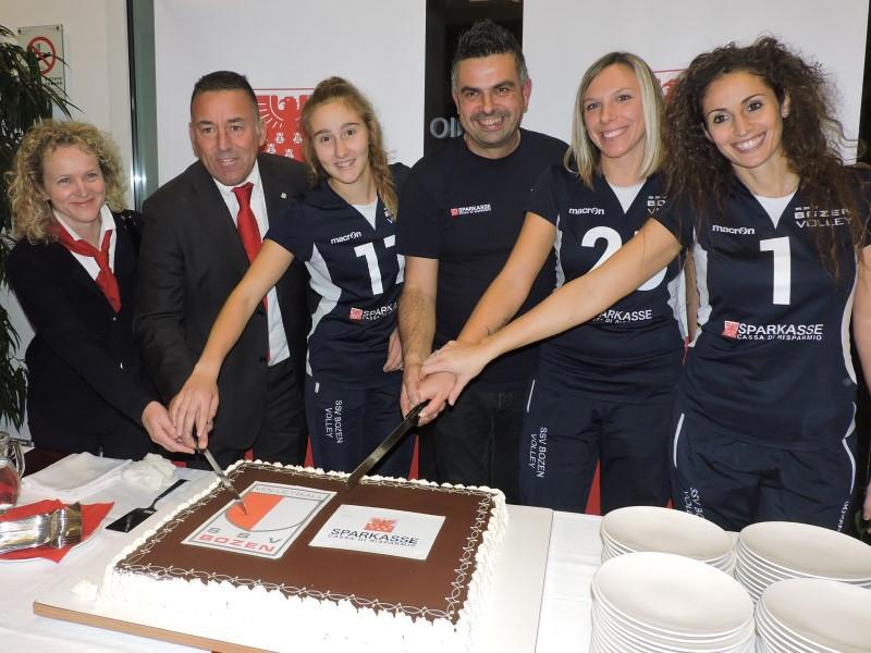 Sparkasse erneuert Partnerschaft mit SSV Bozen Volley