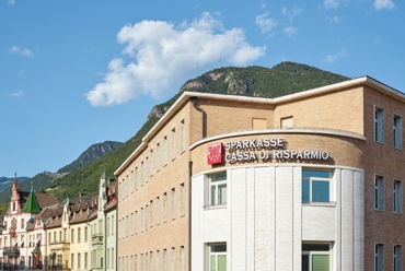 Die für den 07. April 2020 einberufene ordentliche Gesellschafter-<br/>versammlung der Südtiroler Sparkasse wird auf den 2...